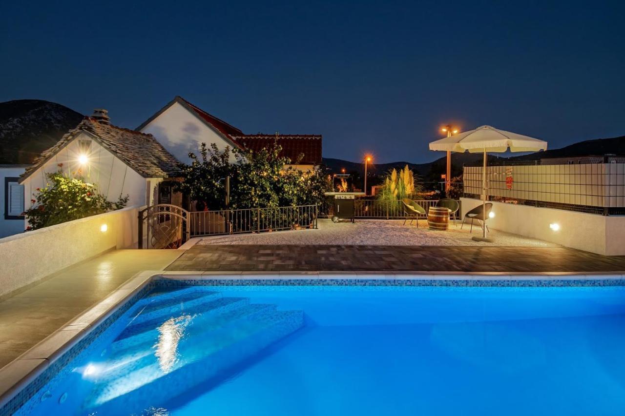 House Camellia With Fenced Pool And Playground Villa Blizna Donja ภายนอก รูปภาพ