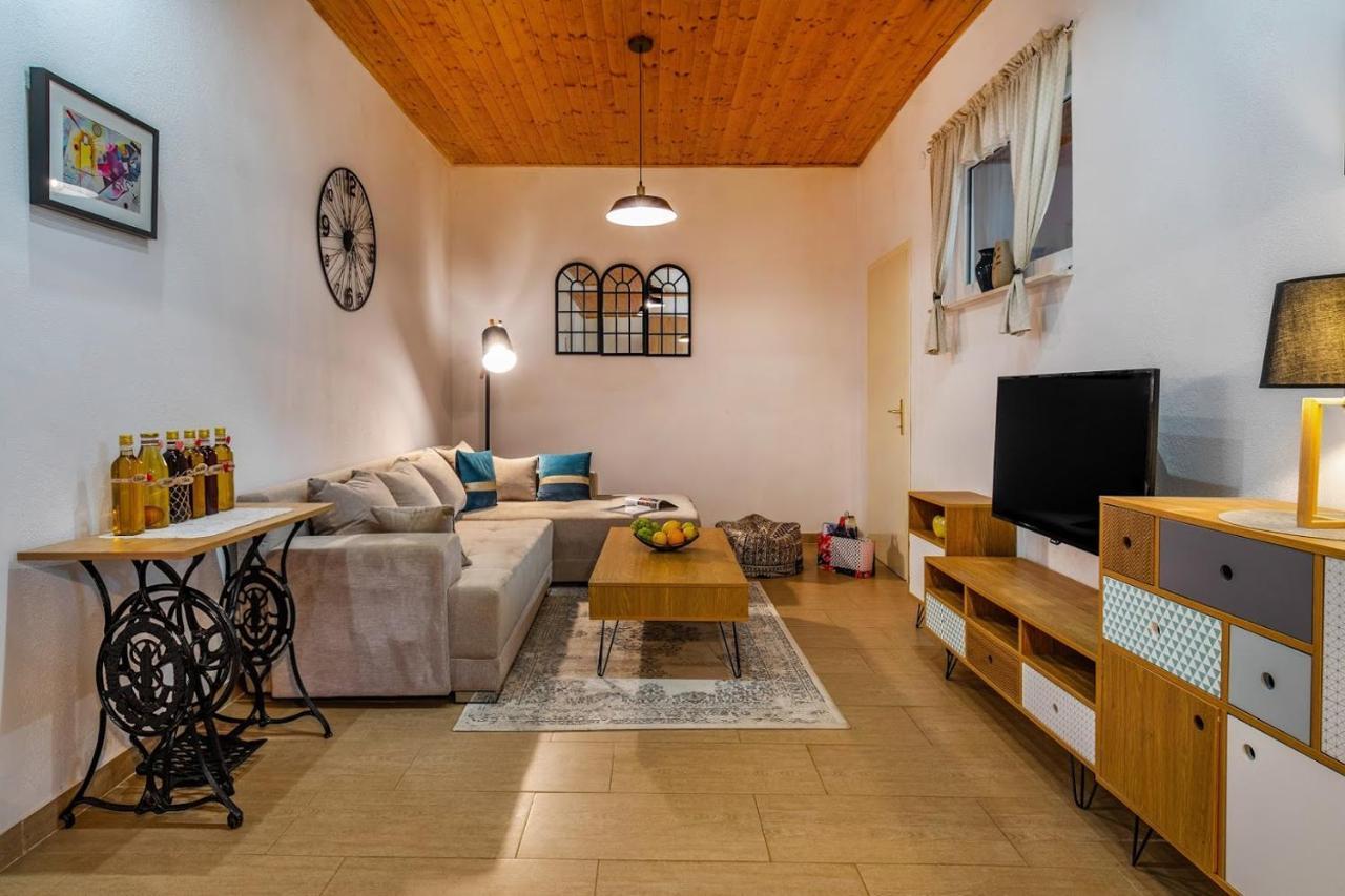 House Camellia With Fenced Pool And Playground Villa Blizna Donja ภายนอก รูปภาพ