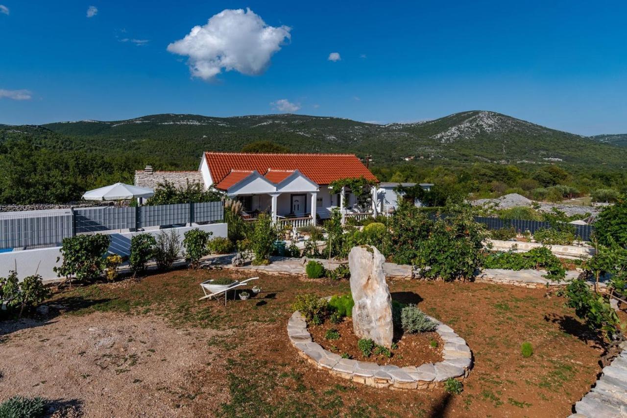 House Camellia With Fenced Pool And Playground Villa Blizna Donja ภายนอก รูปภาพ