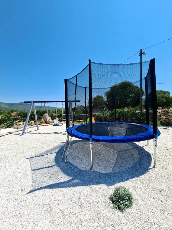 House Camellia With Fenced Pool And Playground Villa Blizna Donja ภายนอก รูปภาพ