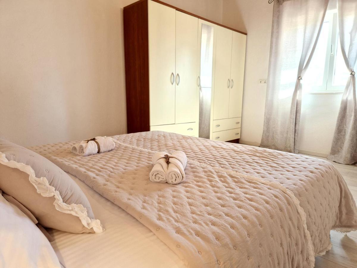 House Camellia With Fenced Pool And Playground Villa Blizna Donja ภายนอก รูปภาพ